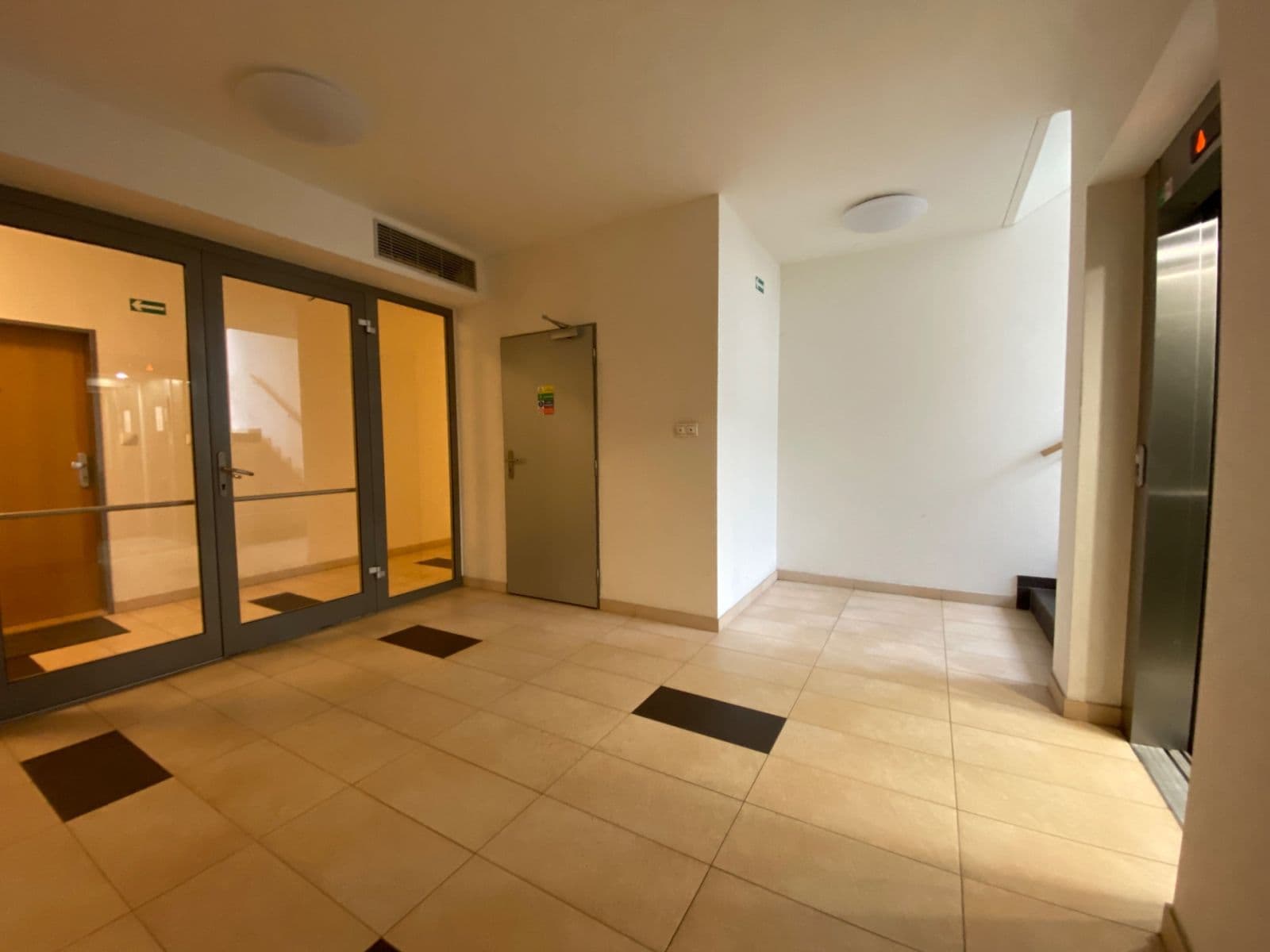 Prenájom bytu 2-izbový 50 m², Mírového hnutí, Praha, Praha Prenájom bytu 2-izbový 50 m², Mírového hnutí, Praha, Praha