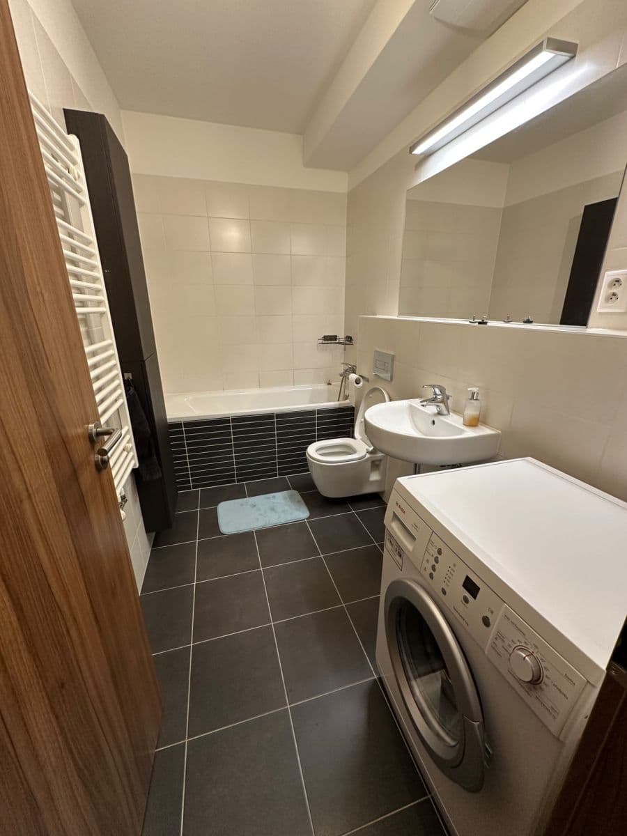 Prenájom bytu 2-izbový 50 m², Mírového hnutí, Praha, Praha Prenájom bytu 2-izbový 50 m², Mírového hnutí, Praha, Praha