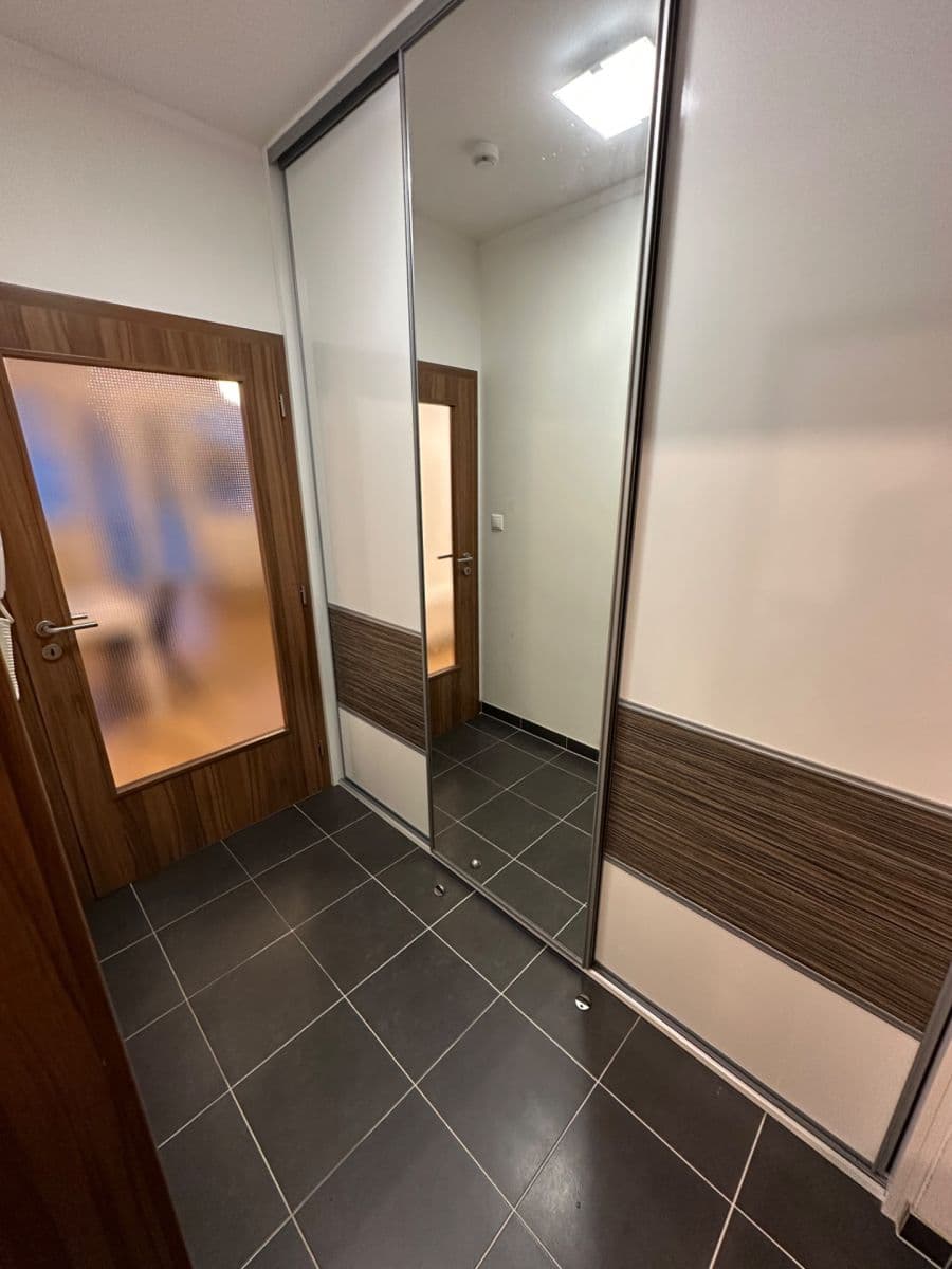 Prenájom bytu 2-izbový 50 m², Mírového hnutí, Praha, Praha Prenájom bytu 2-izbový 50 m², Mírového hnutí, Praha, Praha
