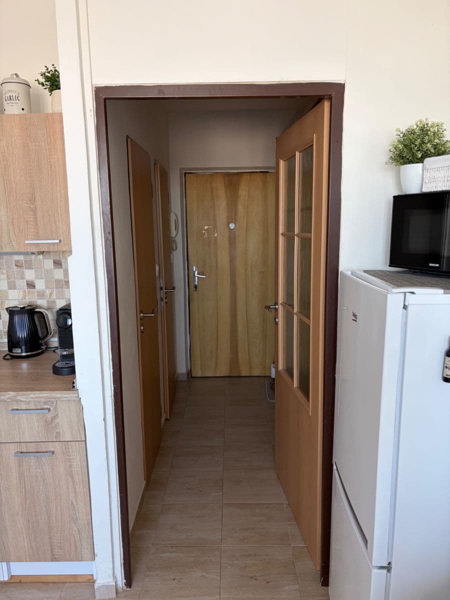 Prenájom bytu 1-izbový 25 m², Jahodová, Praha, Praha Prenájom bytu 1-izbový 25 m², Jahodová, Praha, Praha