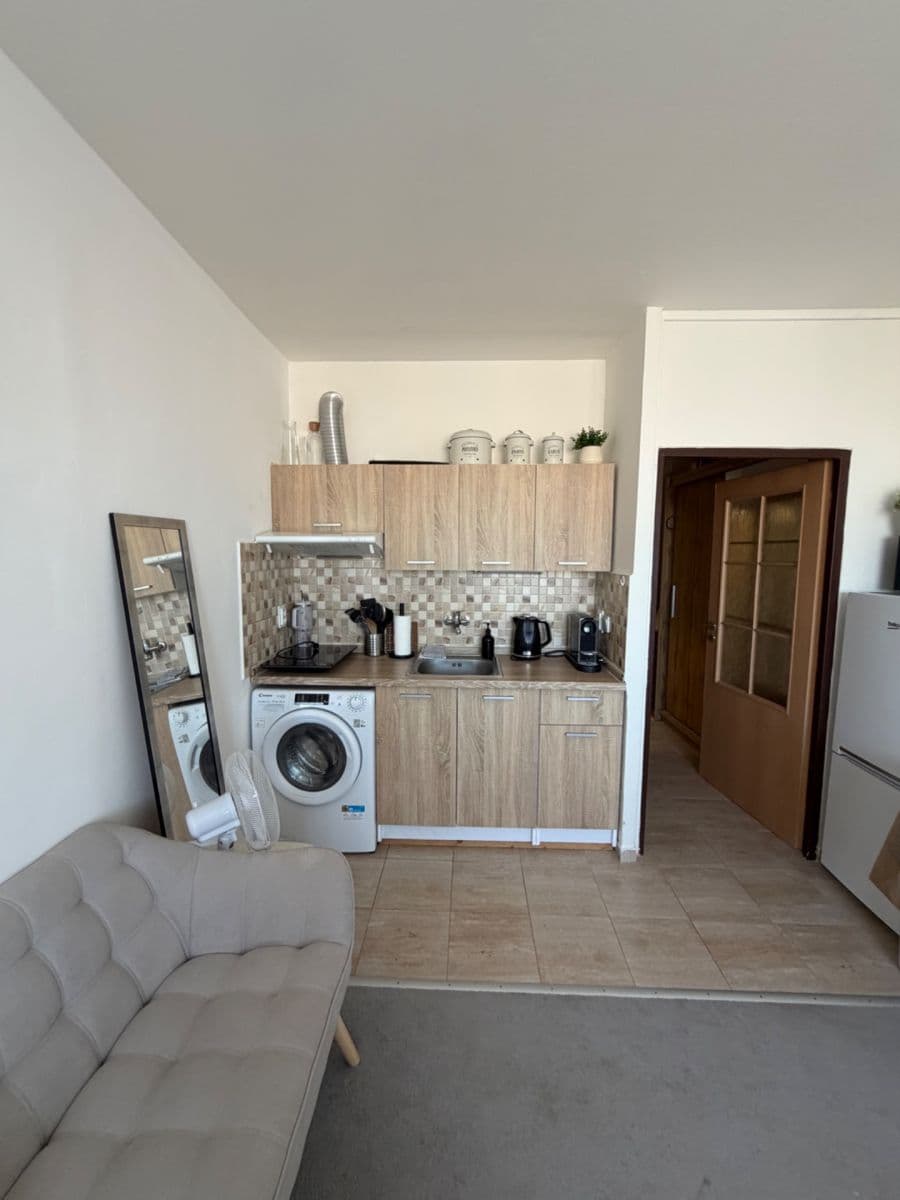 Prenájom bytu 1-izbový 25 m², Jahodová, Praha, Praha Prenájom bytu 1-izbový 25 m², Jahodová, Praha, Praha