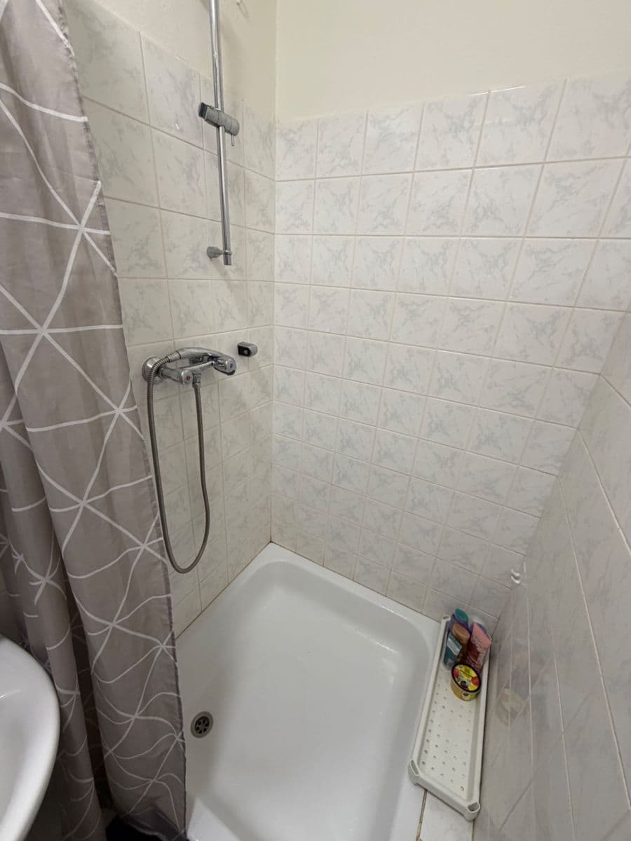 Prenájom bytu 1-izbový 25 m², Jahodová, Praha, Praha Prenájom bytu 1-izbový 25 m², Jahodová, Praha, Praha