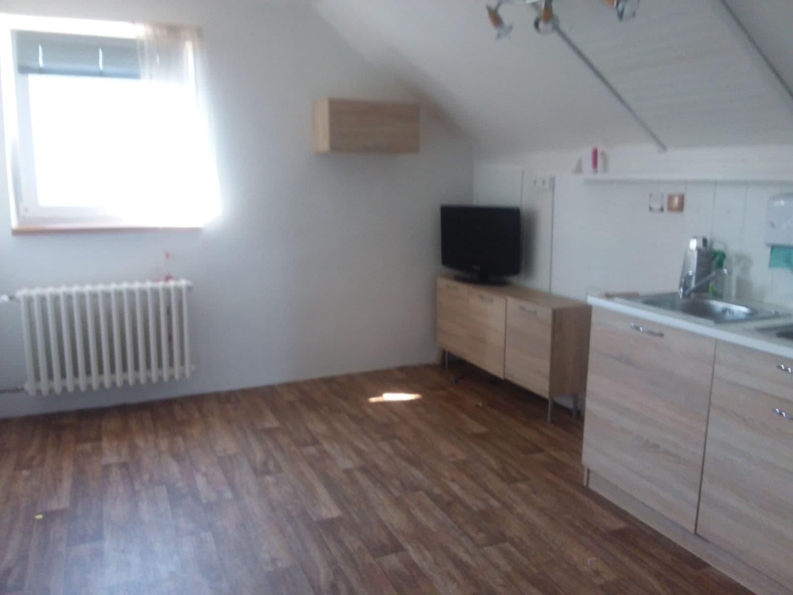 Prenájom bytu 2-izbový 300 m², Jaroměřská, Praha, Praha Prenájom bytu 2-izbový 300 m², Jaroměřská, Praha, Praha