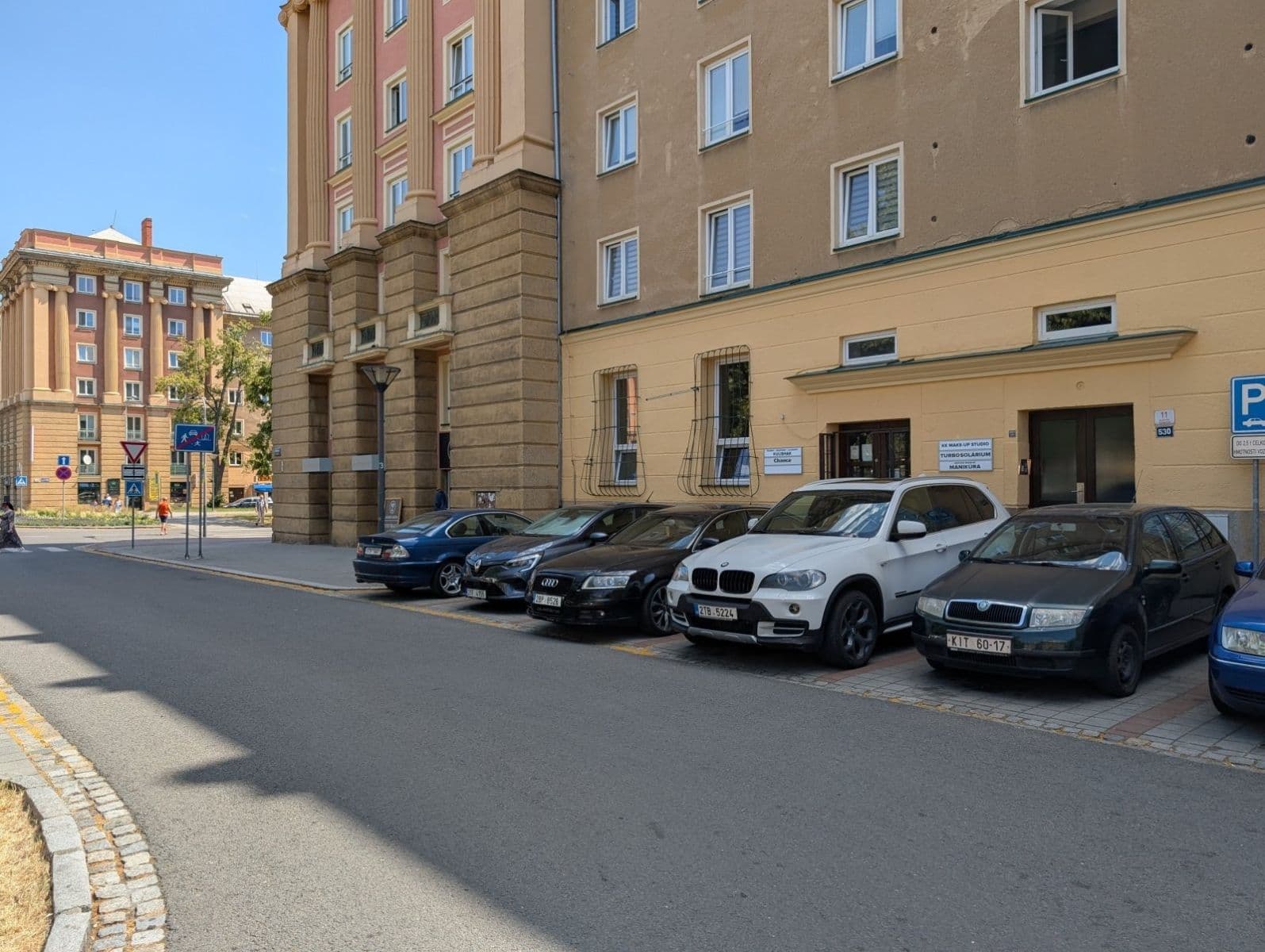 Prenájom nebytového priestoru 12 m², Alšovo náměstí, Ostrava, Moravskoslezský kraj Prenájom nebytového priestoru 12 m², Alšovo náměstí, Ostrava, Moravskoslezský kraj