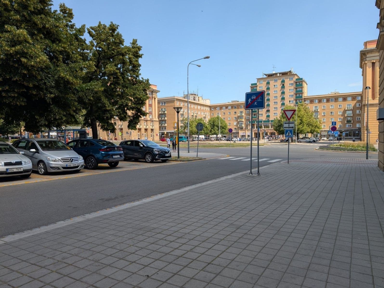 Prenájom nebytového priestoru 12 m², Alšovo náměstí, Ostrava, Moravskoslezský kraj Prenájom nebytového priestoru 12 m², Alšovo náměstí, Ostrava, Moravskoslezský kraj