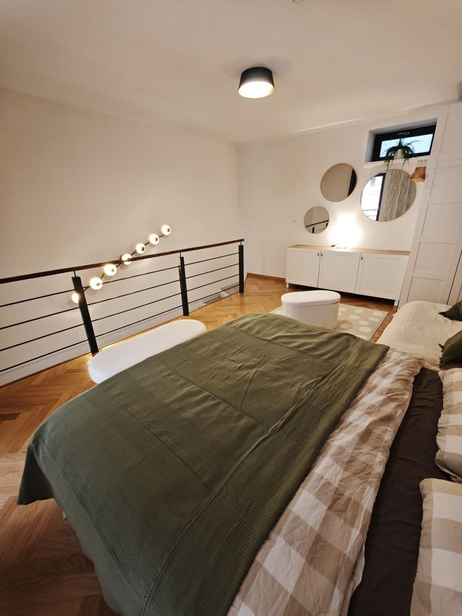 Prenájom bytu 46 m², Pernerova, Praha, Praha Prenájom bytu 46 m², Pernerova, Praha, Praha
