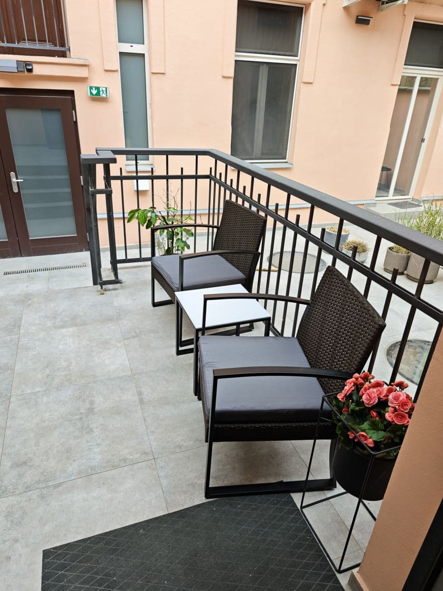 Prenájom bytu 46 m², Pernerova, Praha, Praha Prenájom bytu 46 m², Pernerova, Praha, Praha