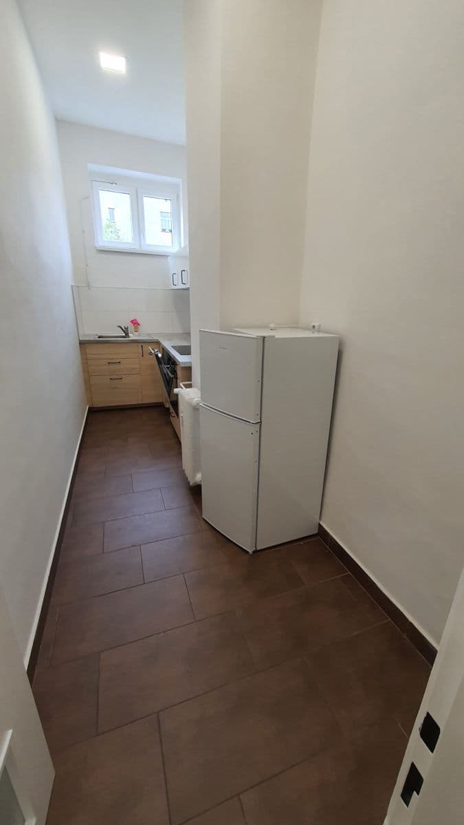 Prenájom bytu 3-izbový 76 m², Svatoslavova, Praha, Praha Prenájom bytu 3-izbový 76 m², Svatoslavova, Praha, Praha