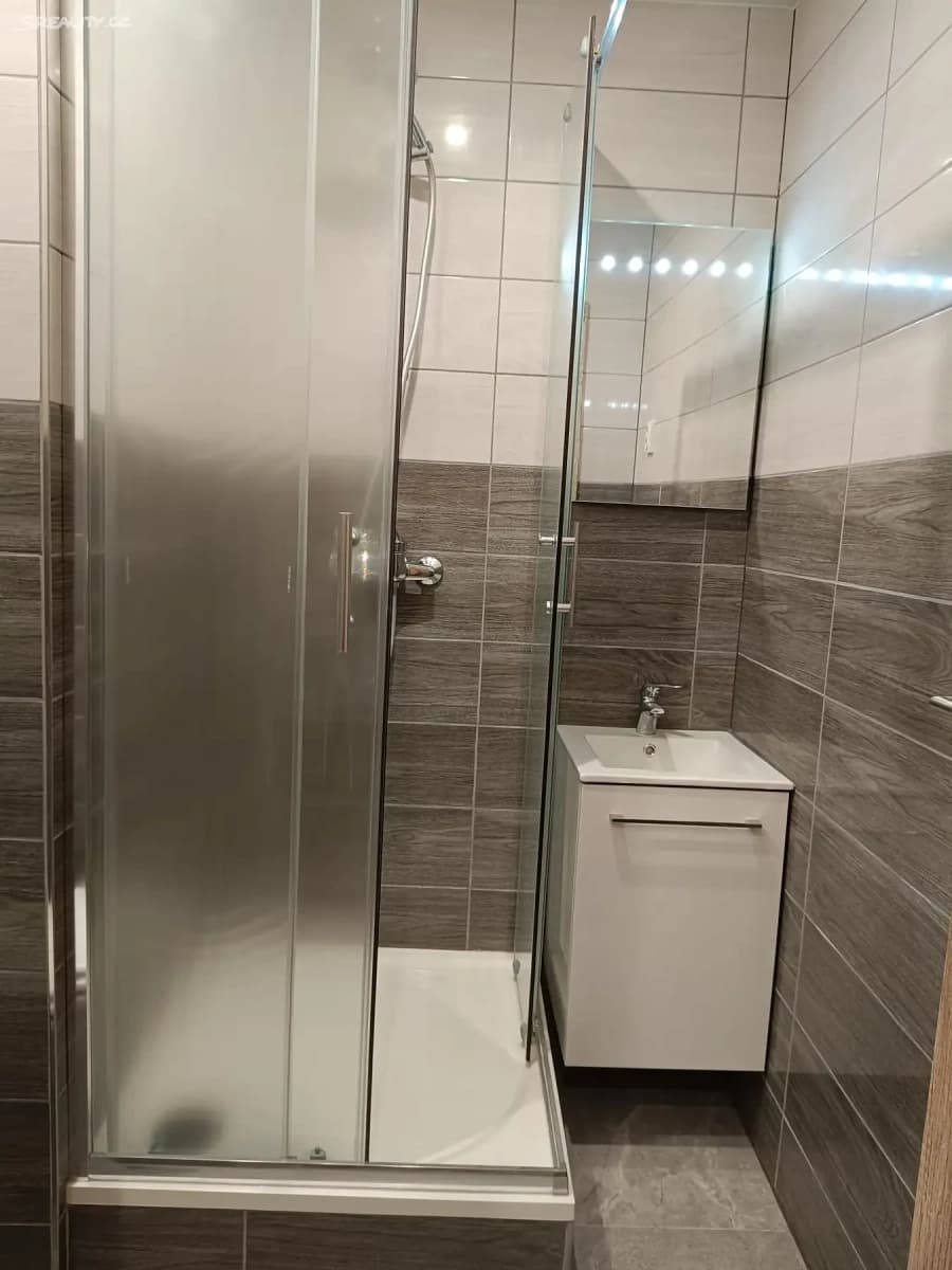 Prenájom bytu 1-izbový 29 m², Na Vršku, Jablonec nad Nisou, Liberecký kraj Prenájom bytu 1-izbový 29 m², Na Vršku, Jablonec nad Nisou, Liberecký kraj