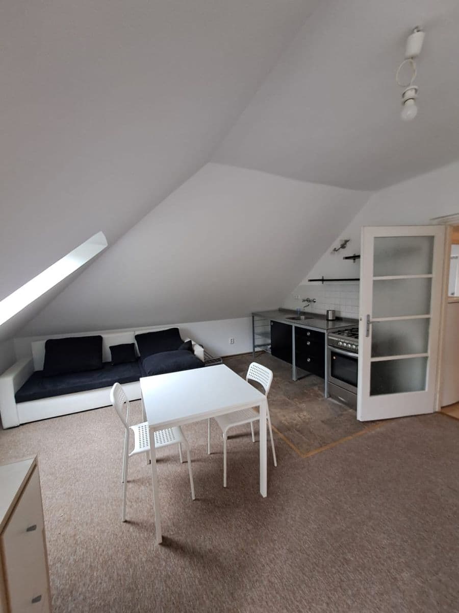 Prenájom bytu 1-izbový 42 m², Kundratka, Praha, Praha Prenájom bytu 1-izbový 42 m², Kundratka, Praha, Praha