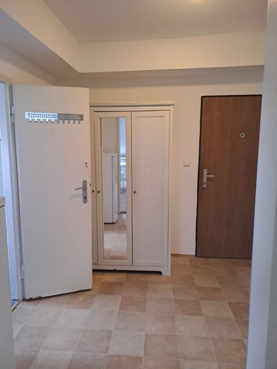 Prenájom bytu 1-izbový 42 m², Kundratka, Praha, Praha Prenájom bytu 1-izbový 42 m², Kundratka, Praha, Praha