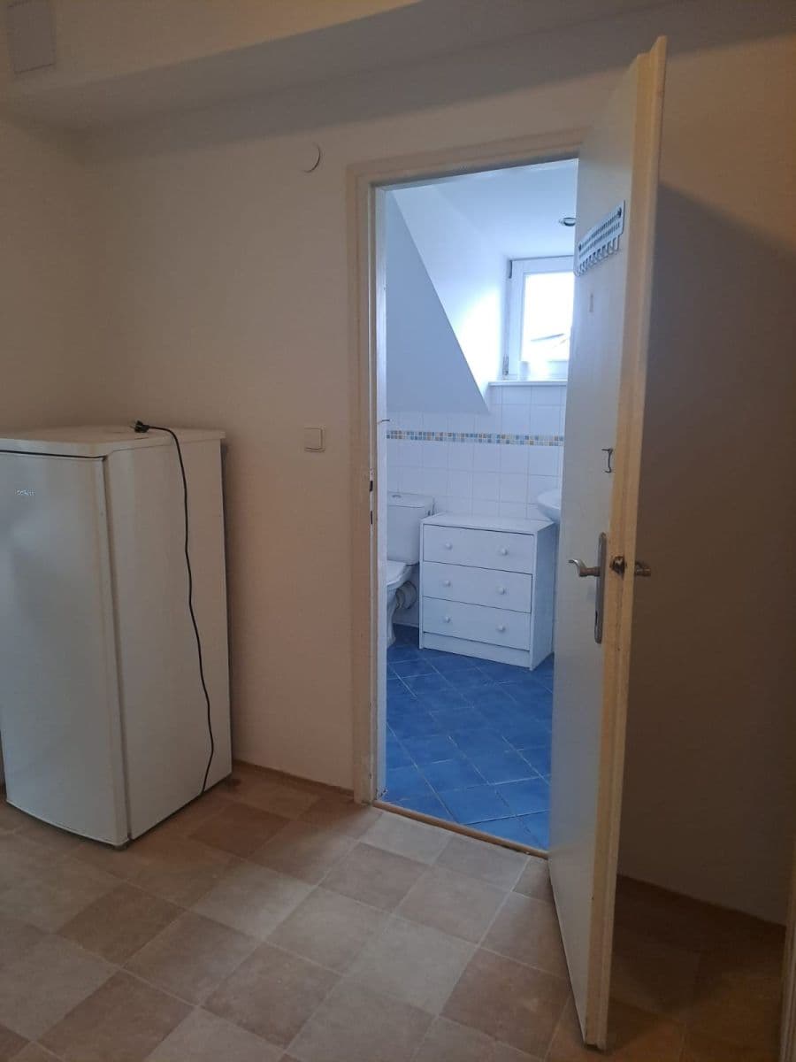 Prenájom bytu 1-izbový 42 m², Kundratka, Praha, Praha Prenájom bytu 1-izbový 42 m², Kundratka, Praha, Praha