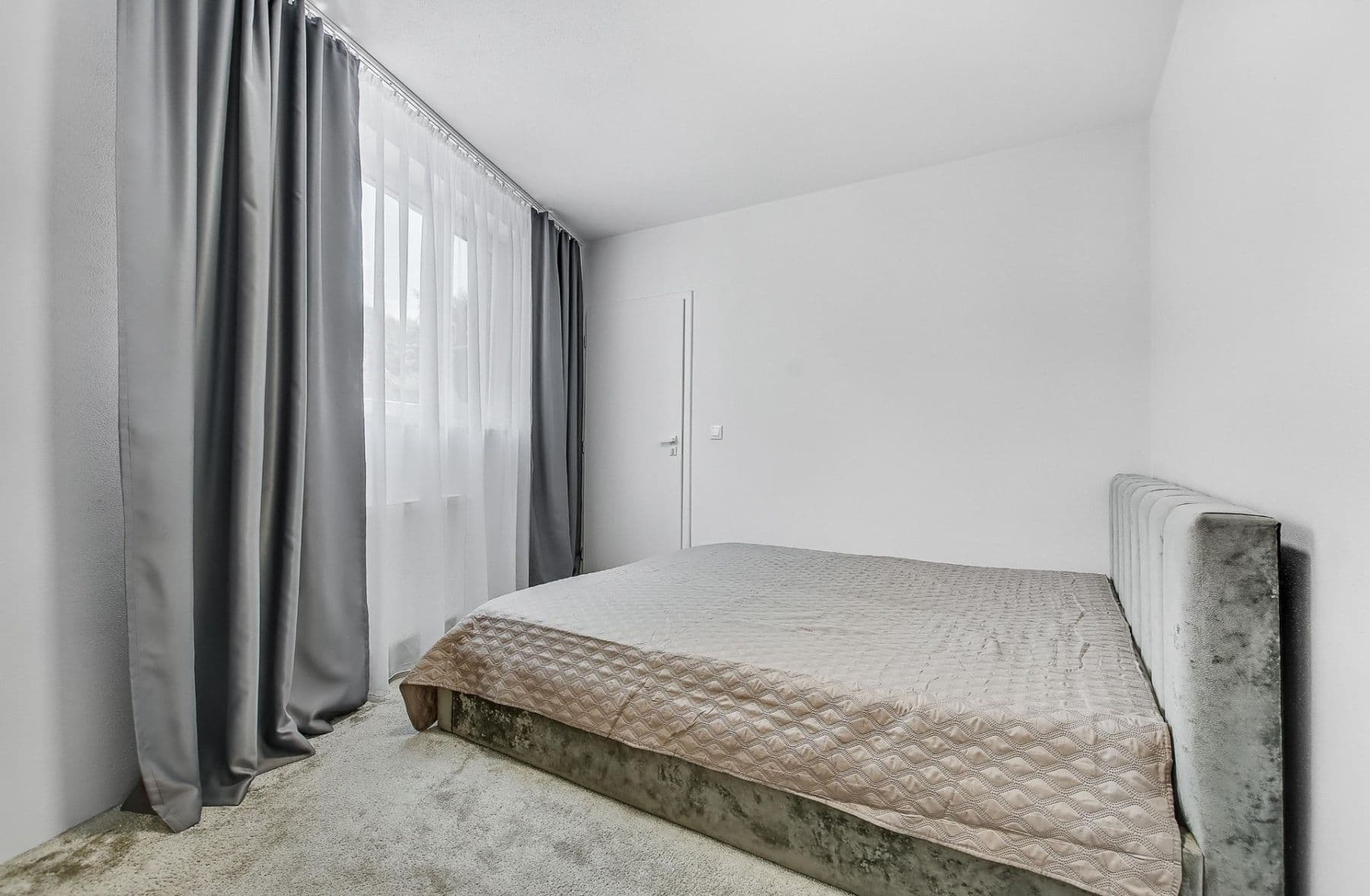 Predaj bytu 2-izbový 75 m², Dlhé diely III, Karlova Ves, Bratislavský kraj Predaj bytu 2-izbový 75 m², Dlhé diely III, Karlova Ves, Bratislavský kraj