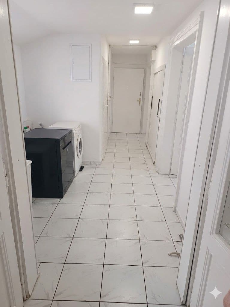 Prenájom bytu 3-izbový 100 m², Gorkého, Kladno, Středočeský kraj Prenájom bytu 3-izbový 100 m², Gorkého, Kladno, Středočeský kraj