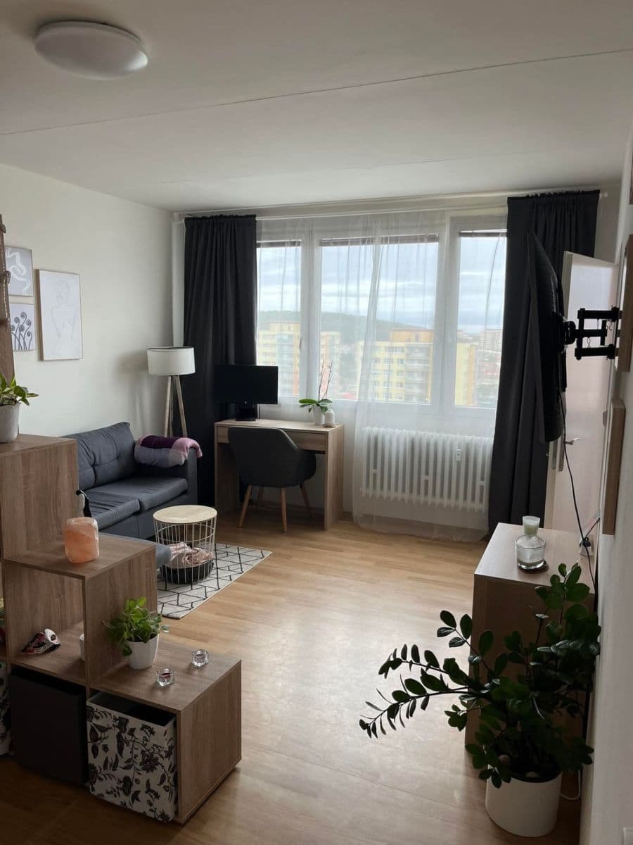 Prenájom bytu 1-izbový 33 m², Košťálkova, Praha, Praha Prenájom bytu 1-izbový 33 m², Košťálkova, Praha, Praha