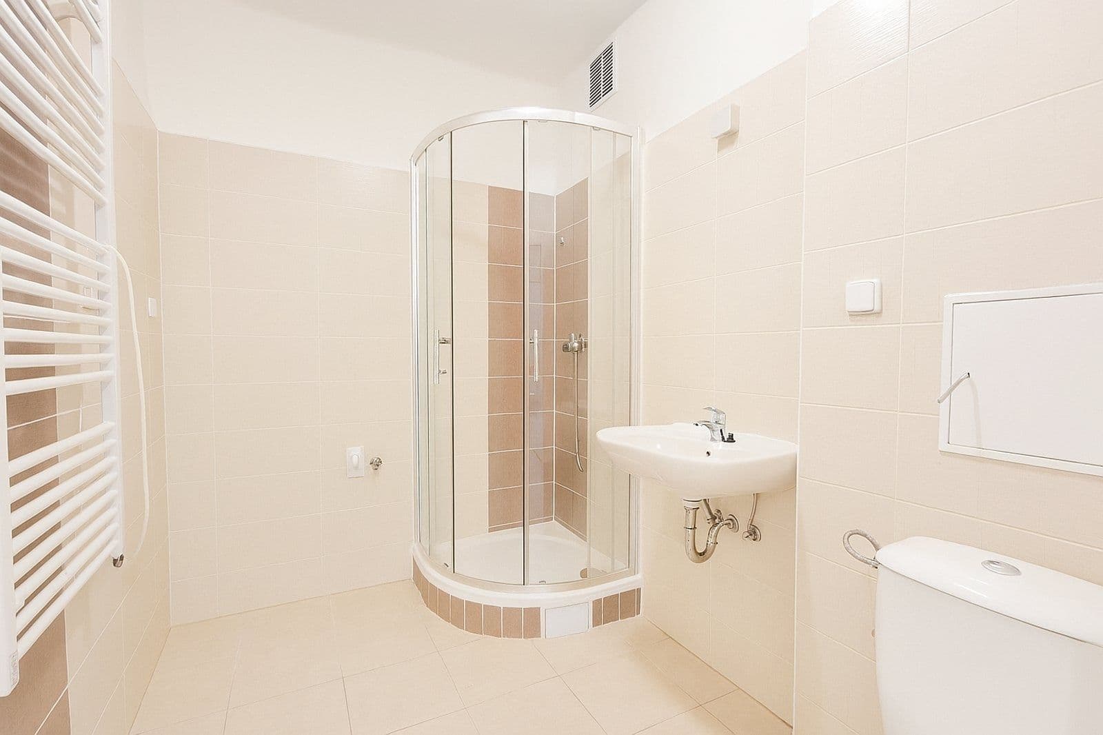 Prenájom bytu 1-izbový 37 m², Hlavní třída, Havířov, Moravskoslezský kraj Prenájom bytu 1-izbový 37 m², Hlavní třída, Havířov, Moravskoslezský kraj