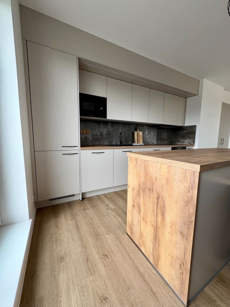 Prenájom bytu 3-izbový 79 m², Dukelská, Benešov, Středočeský kraj Prenájom bytu 3-izbový 79 m², Dukelská, Benešov, Středočeský kraj