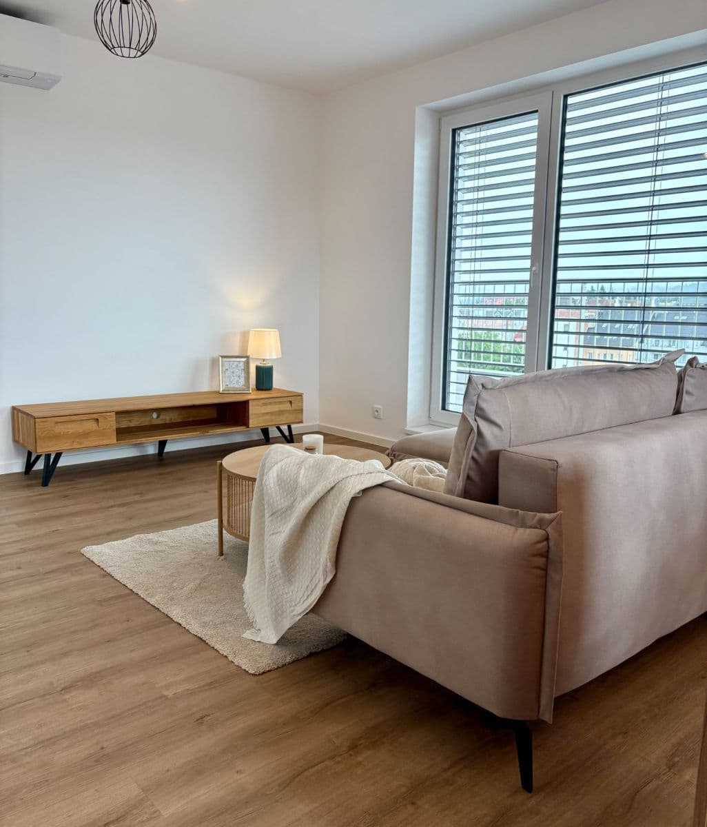 Prenájom bytu 3-izbový 79 m², Dukelská, Benešov, Středočeský kraj Prenájom bytu 3-izbový 79 m², Dukelská, Benešov, Středočeský kraj