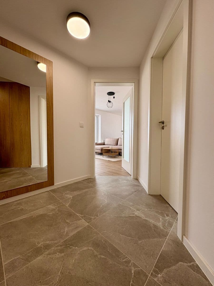 Prenájom bytu 3-izbový 79 m², Dukelská, Benešov, Středočeský kraj Prenájom bytu 3-izbový 79 m², Dukelská, Benešov, Středočeský kraj