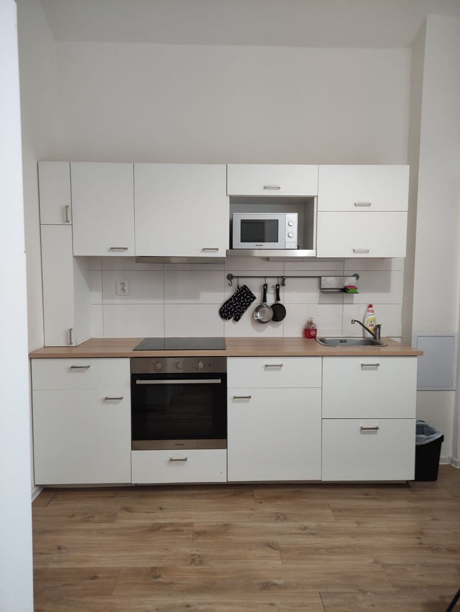 Prenájom bytu 1-izbový 27 m², Turnovská, Praha, Praha Prenájom bytu 1-izbový 27 m², Turnovská, Praha, Praha