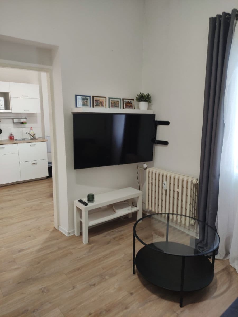 Prenájom bytu 1-izbový 27 m², Turnovská, Praha, Praha Prenájom bytu 1-izbový 27 m², Turnovská, Praha, Praha