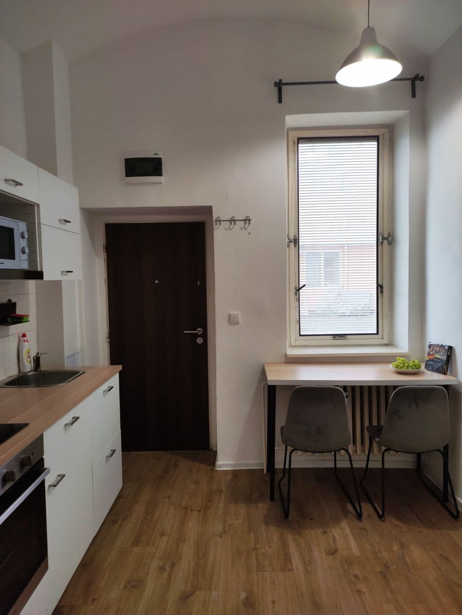 Prenájom bytu 1-izbový 27 m², Turnovská, Praha, Praha Prenájom bytu 1-izbový 27 m², Turnovská, Praha, Praha