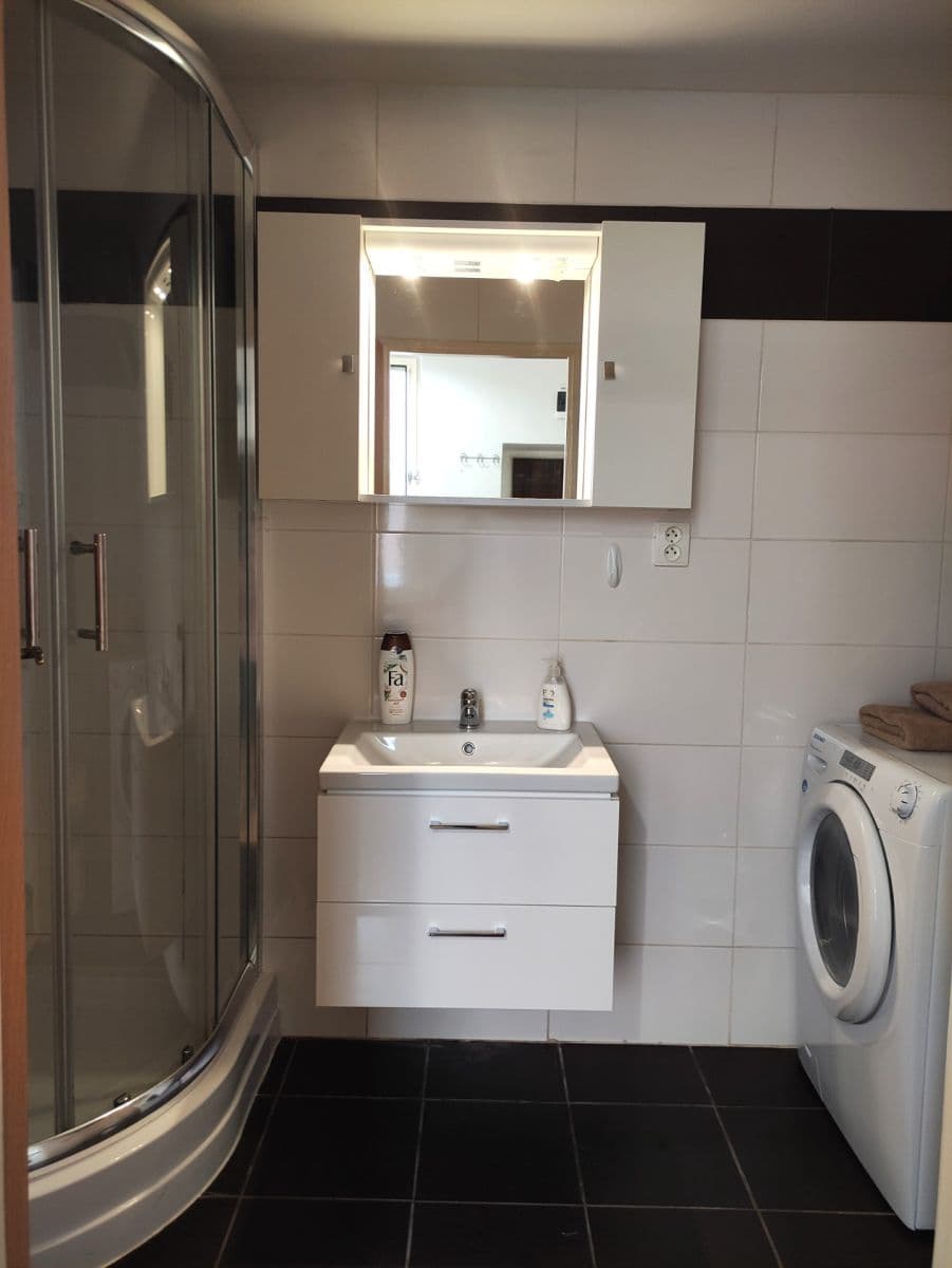 Prenájom bytu 1-izbový 27 m², Turnovská, Praha, Praha Prenájom bytu 1-izbový 27 m², Turnovská, Praha, Praha