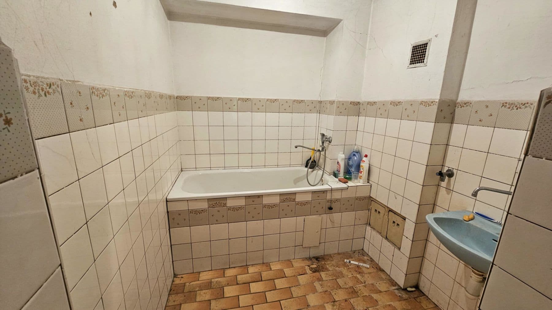 Predaj domu 212 m², pozemek 570 m², V Zahradách, Golčův Jeníkov, Kraj Vysočina Predaj domu 212 m², pozemek 570 m², V Zahradách, Golčův Jeníkov, Kraj Vysočina