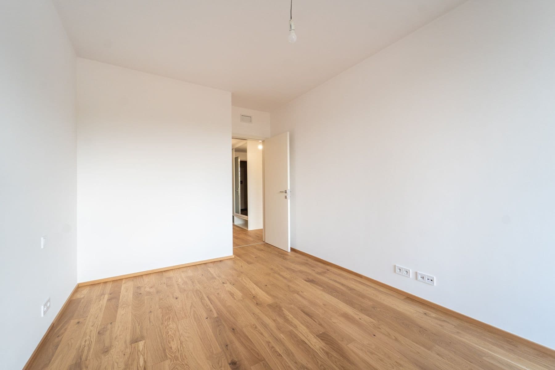 Prenájom bytu 2-izbový 59 m², U Komína, Praha, Praha Prenájom bytu 2-izbový 59 m², U Komína, Praha, Praha