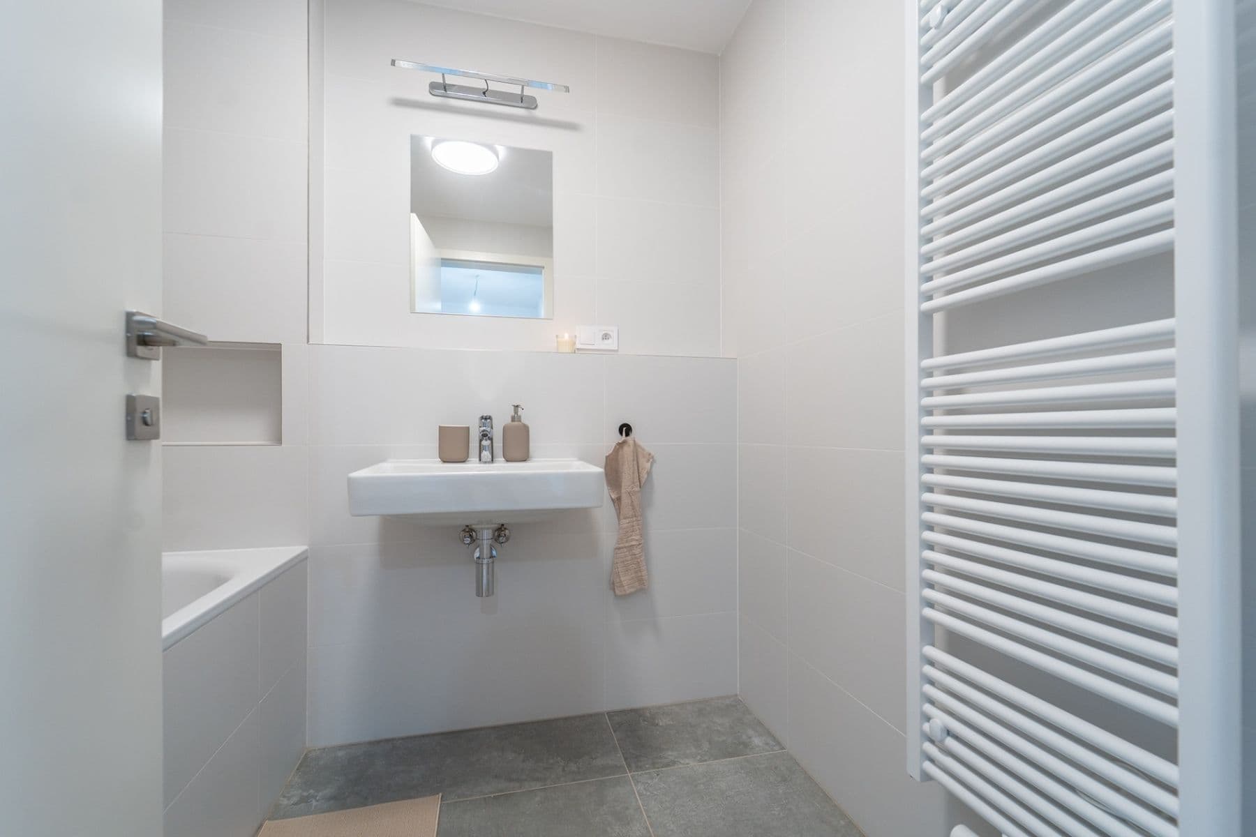 Prenájom bytu 2-izbový 59 m², U Komína, Praha, Praha Prenájom bytu 2-izbový 59 m², U Komína, Praha, Praha