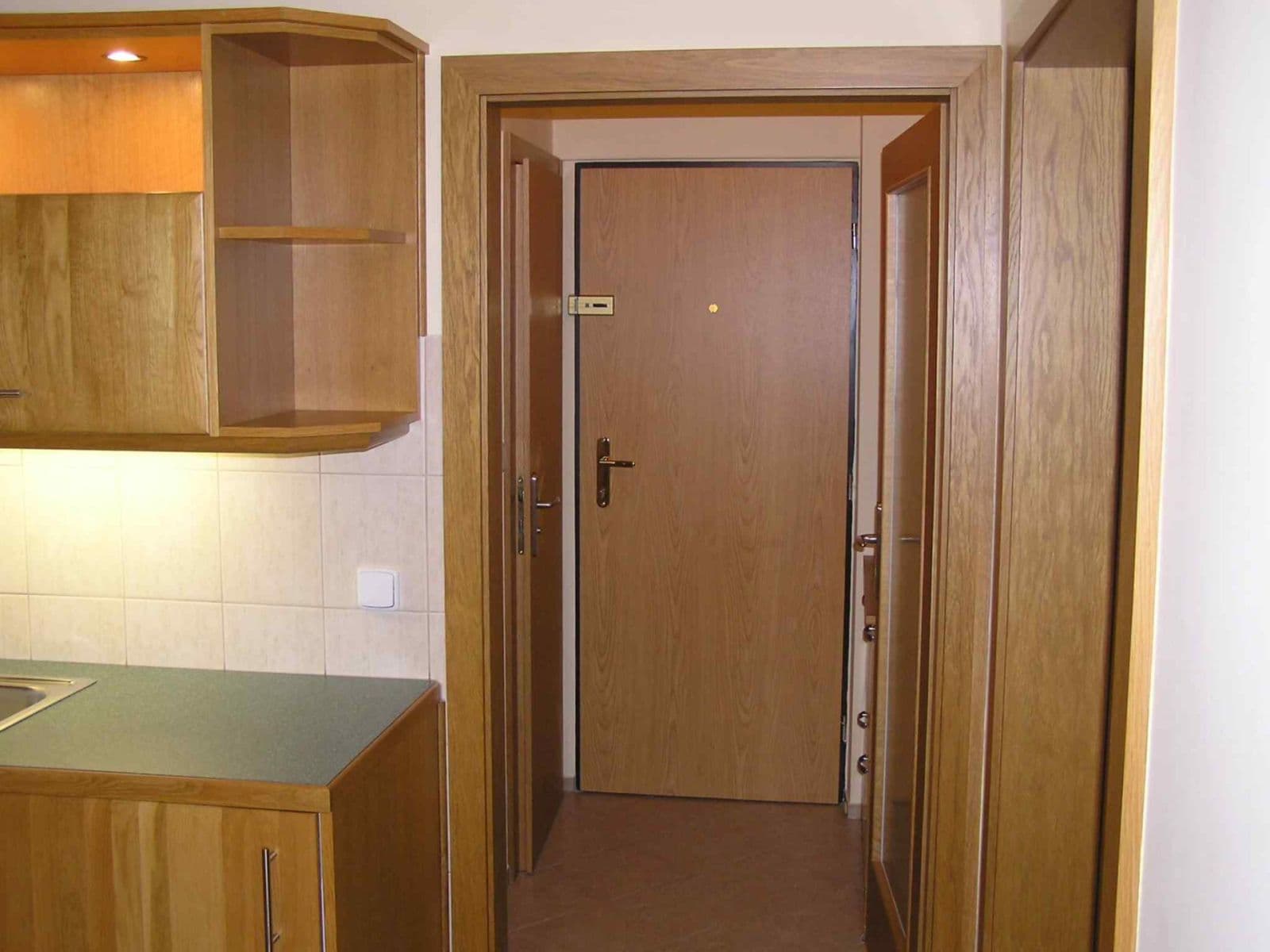 Prenájom bytu 2-izbový 40 m², Mirotická, Praha, Praha Prenájom bytu 2-izbový 40 m², Mirotická, Praha, Praha