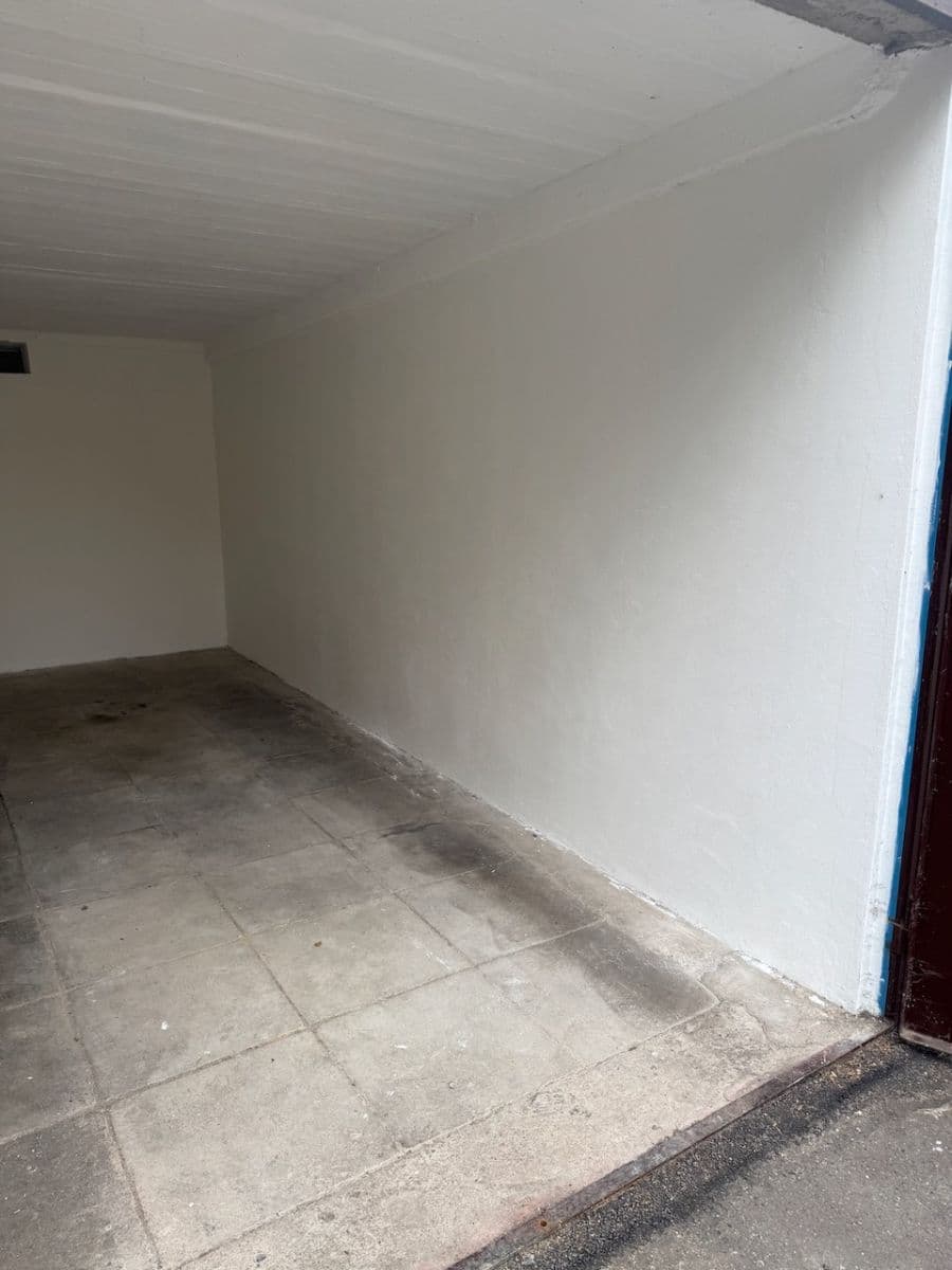 Prenájom garáže 16 m², Praha, Praha Prenájom garáže 16 m², Praha, Praha