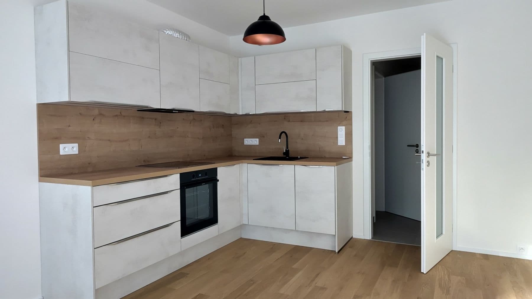 Prenájom bytu 1-izbový 39 m², Radimova, Praha, Praha Prenájom bytu 1-izbový 39 m², Radimova, Praha, Praha