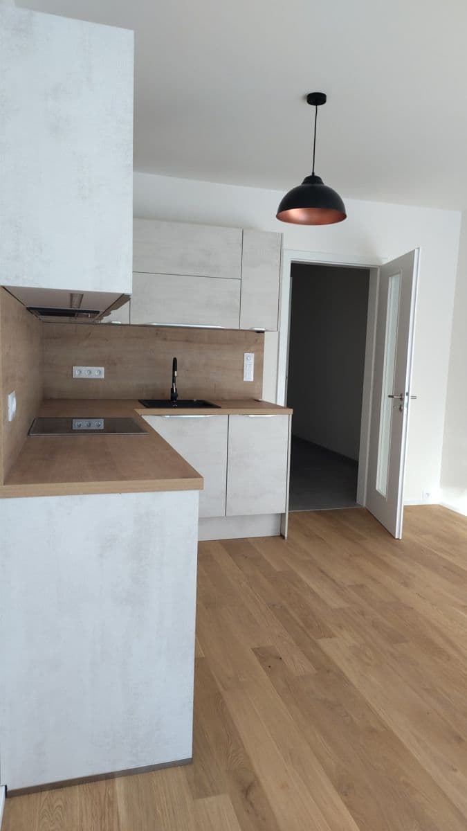 Prenájom bytu 1-izbový 39 m², Radimova, Praha, Praha Prenájom bytu 1-izbový 39 m², Radimova, Praha, Praha