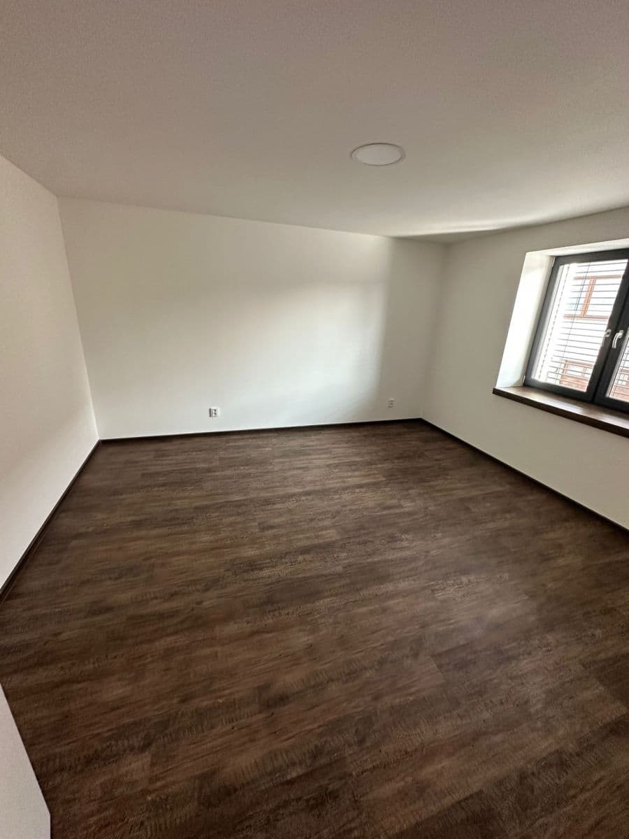 Prenájom bytu 2-izbový 55 m², Drahy, Uherské Hradiště, Zlínský kraj Prenájom bytu 2-izbový 55 m², Drahy, Uherské Hradiště, Zlínský kraj