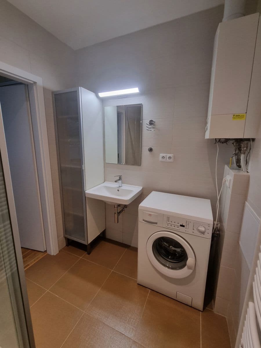 Prenájom bytu 1-izbový 35 m², Habrová, Měšice, Středočeský kraj Prenájom bytu 1-izbový 35 m², Habrová, Měšice, Středočeský kraj