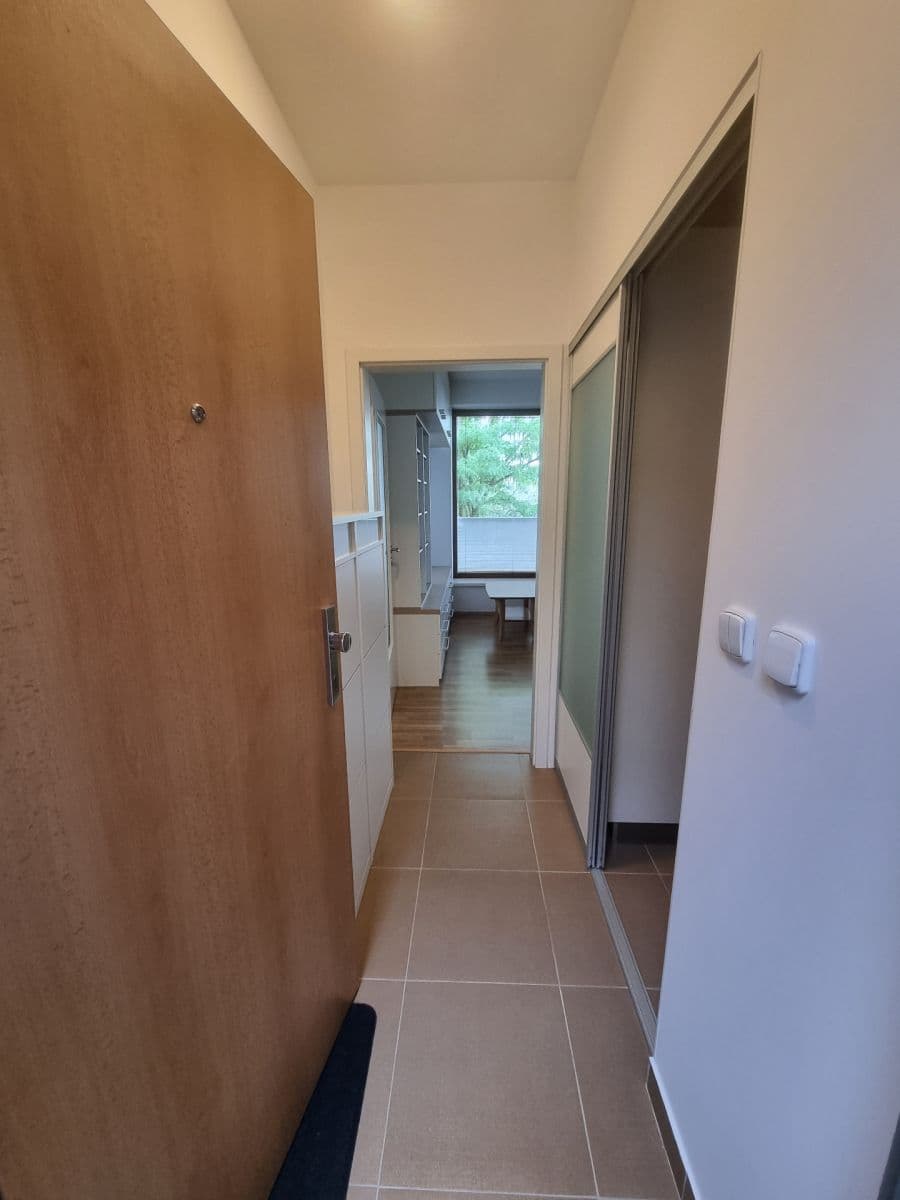 Prenájom bytu 1-izbový 35 m², Habrová, Měšice, Středočeský kraj Prenájom bytu 1-izbový 35 m², Habrová, Měšice, Středočeský kraj