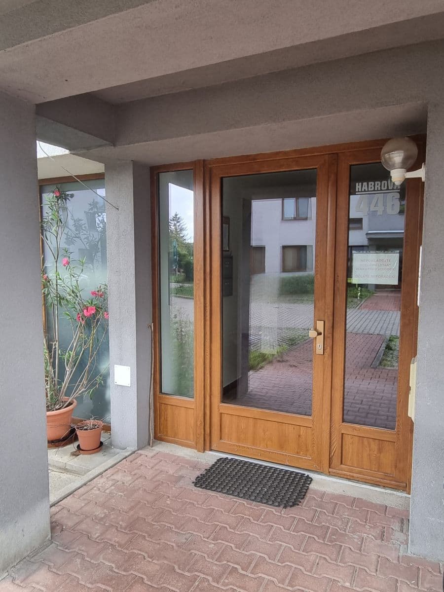 Prenájom bytu 1-izbový 35 m², Habrová, Měšice, Středočeský kraj Prenájom bytu 1-izbový 35 m², Habrová, Měšice, Středočeský kraj