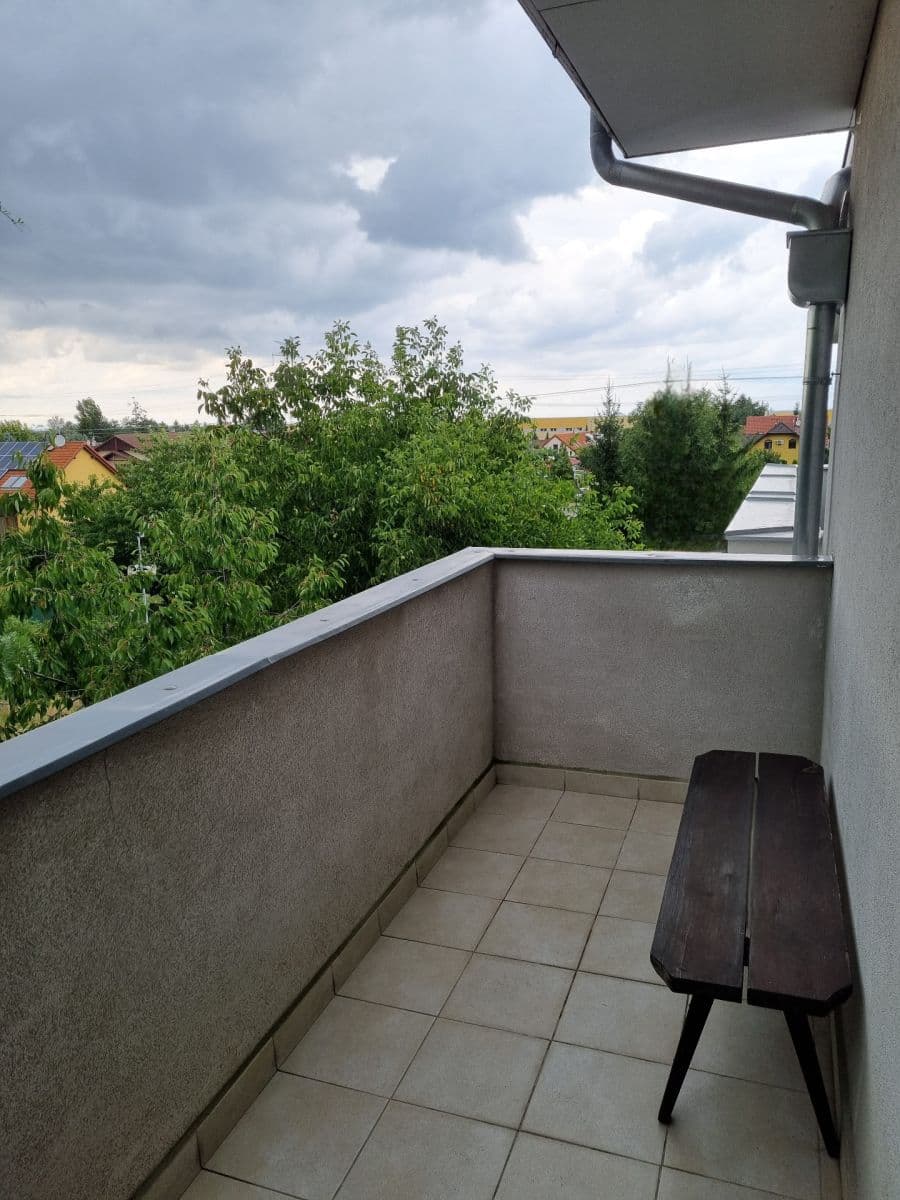 Prenájom bytu 1-izbový 35 m², Habrová, Měšice, Středočeský kraj Prenájom bytu 1-izbový 35 m², Habrová, Měšice, Středočeský kraj