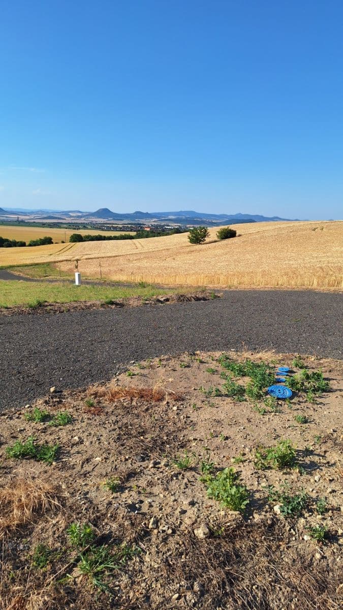 Prenájom pozemku 1.187 m², Líšťany, Ústecký kraj Prenájom pozemku 1.187 m², Líšťany, Ústecký kraj