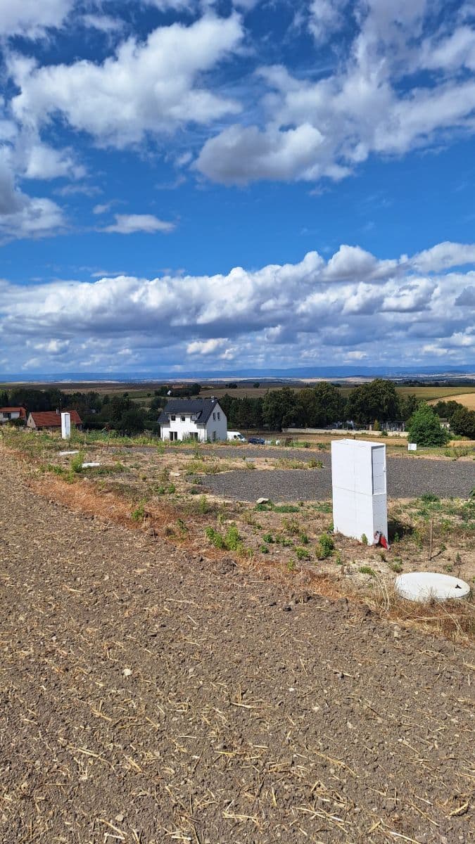 Prenájom pozemku 1.187 m², Líšťany, Ústecký kraj Prenájom pozemku 1.187 m², Líšťany, Ústecký kraj