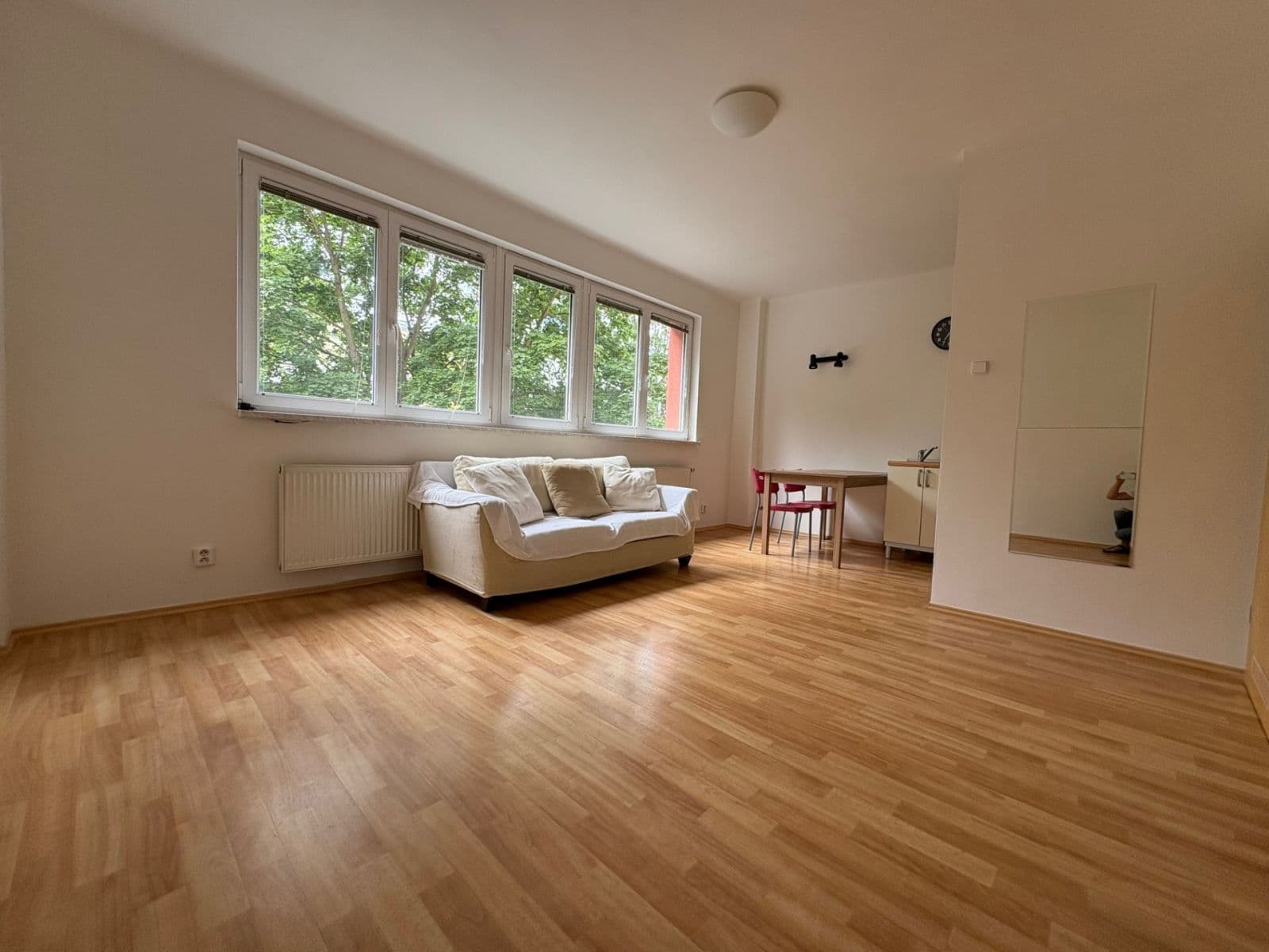 Prenájom bytu 2-izbový 42 m², Humpolecká, Praha, Praha Prenájom bytu 2-izbový 42 m², Humpolecká, Praha, Praha