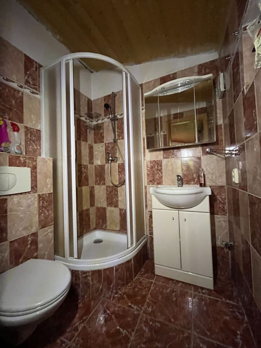 Predaj rekreačného objektu 80 m², pozemek 2.300 m², Kytín, Středočeský kraj Predaj rekreačného objektu 80 m², pozemek 2.300 m², Kytín, Středočeský kraj