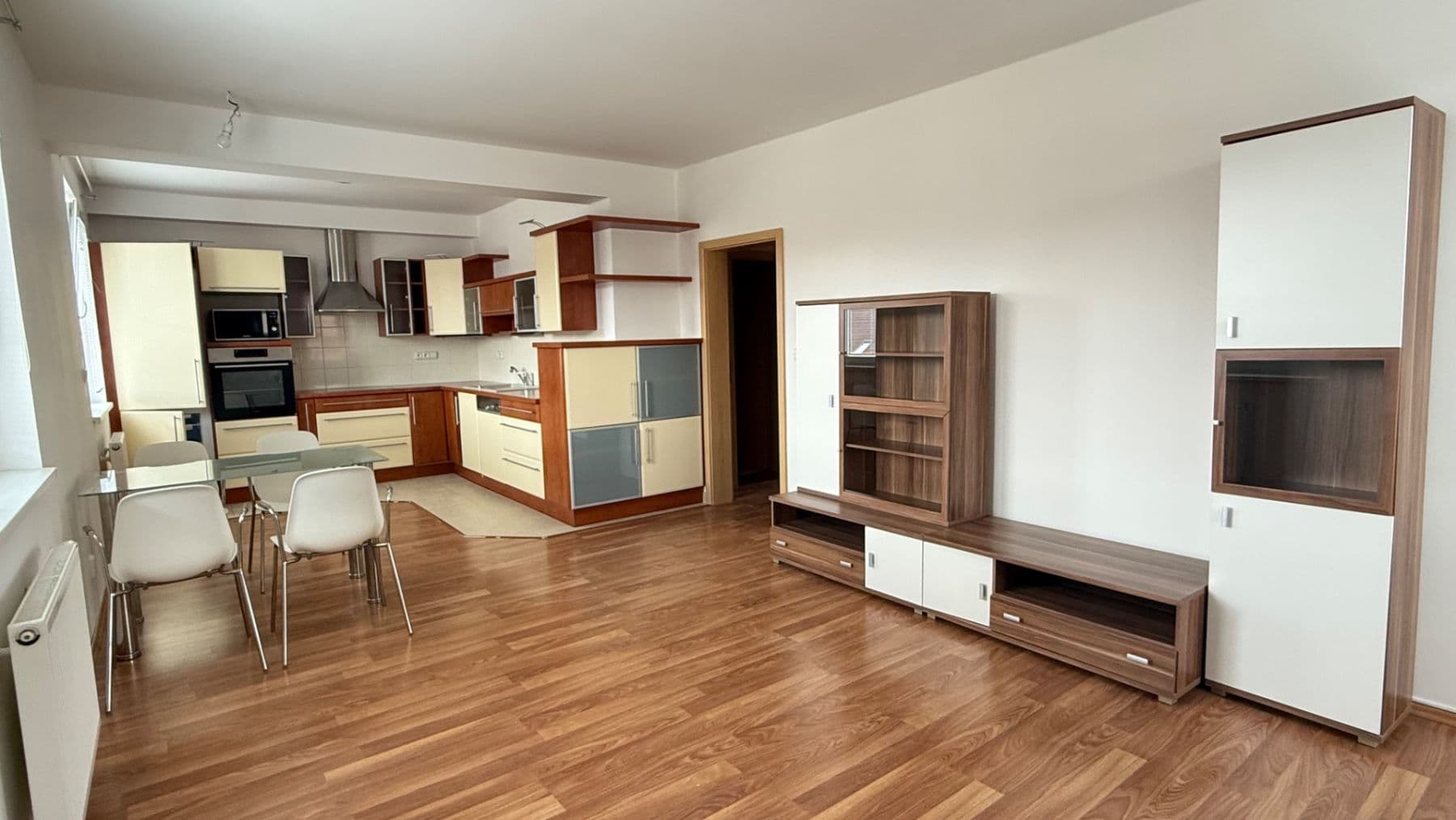 Prenájom bytu 3-izbový 82 m², Formánkova, Tišnov, Jihomoravský kraj Prenájom bytu 3-izbový 82 m², Formánkova, Tišnov, Jihomoravský kraj