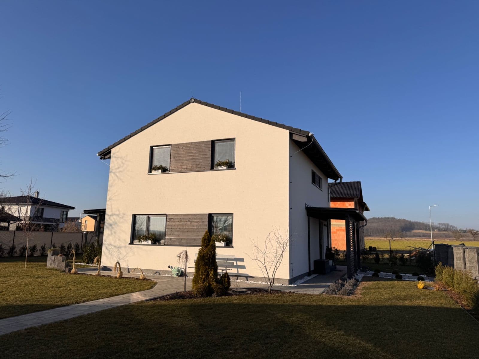 Predaj domu 117 m², pozemek 948 m², Mezi Alejemi, Mnichovo Hradiště, Středočeský kraj Predaj domu 117 m², pozemek 948 m², Mezi Alejemi, Mnichovo Hradiště, Středočeský kraj