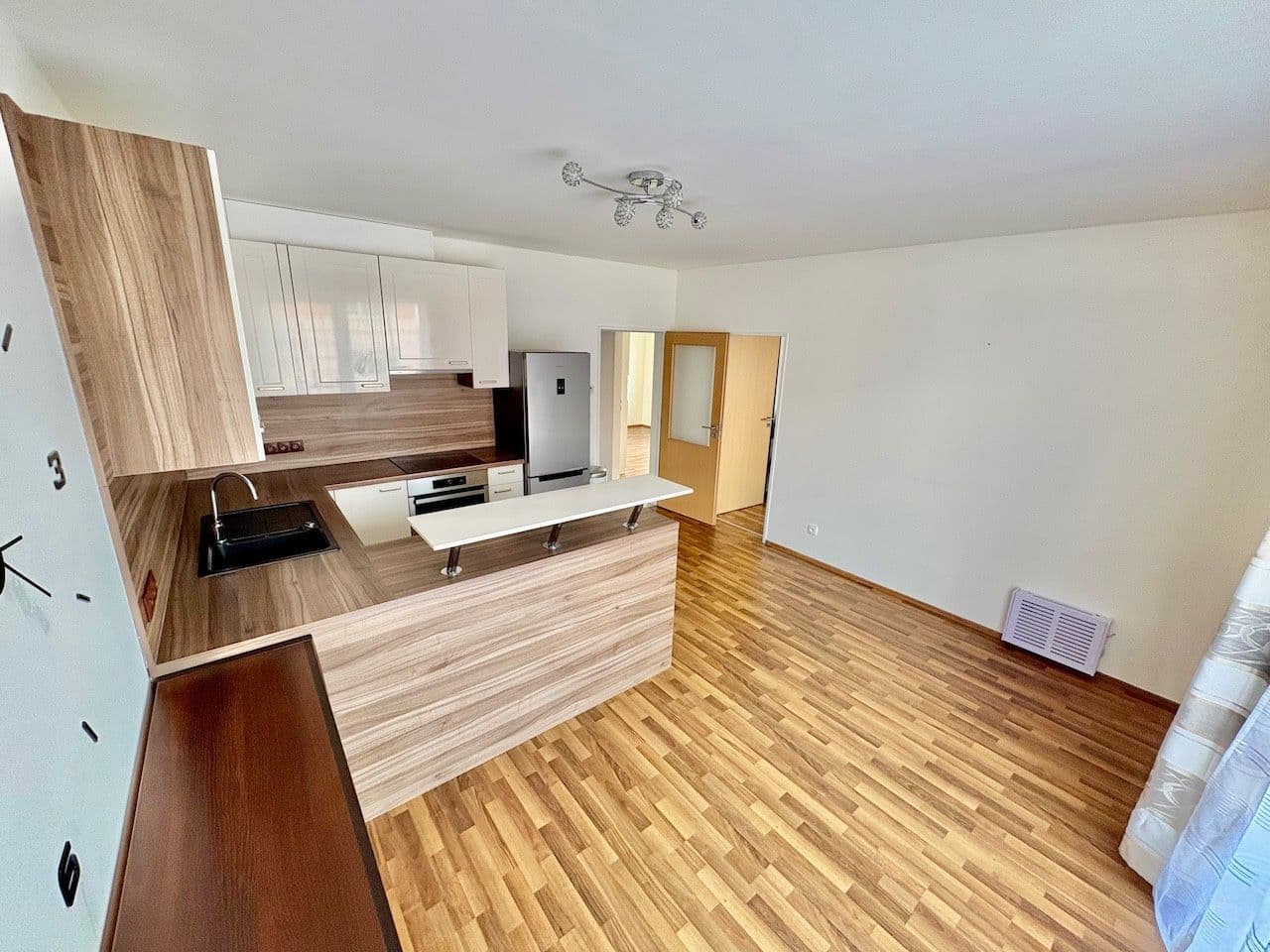 Prenájom bytu 3-izbový 64 m², Ecksteinova, Chýně, Středočeský kraj Prenájom bytu 3-izbový 64 m², Ecksteinova, Chýně, Středočeský kraj