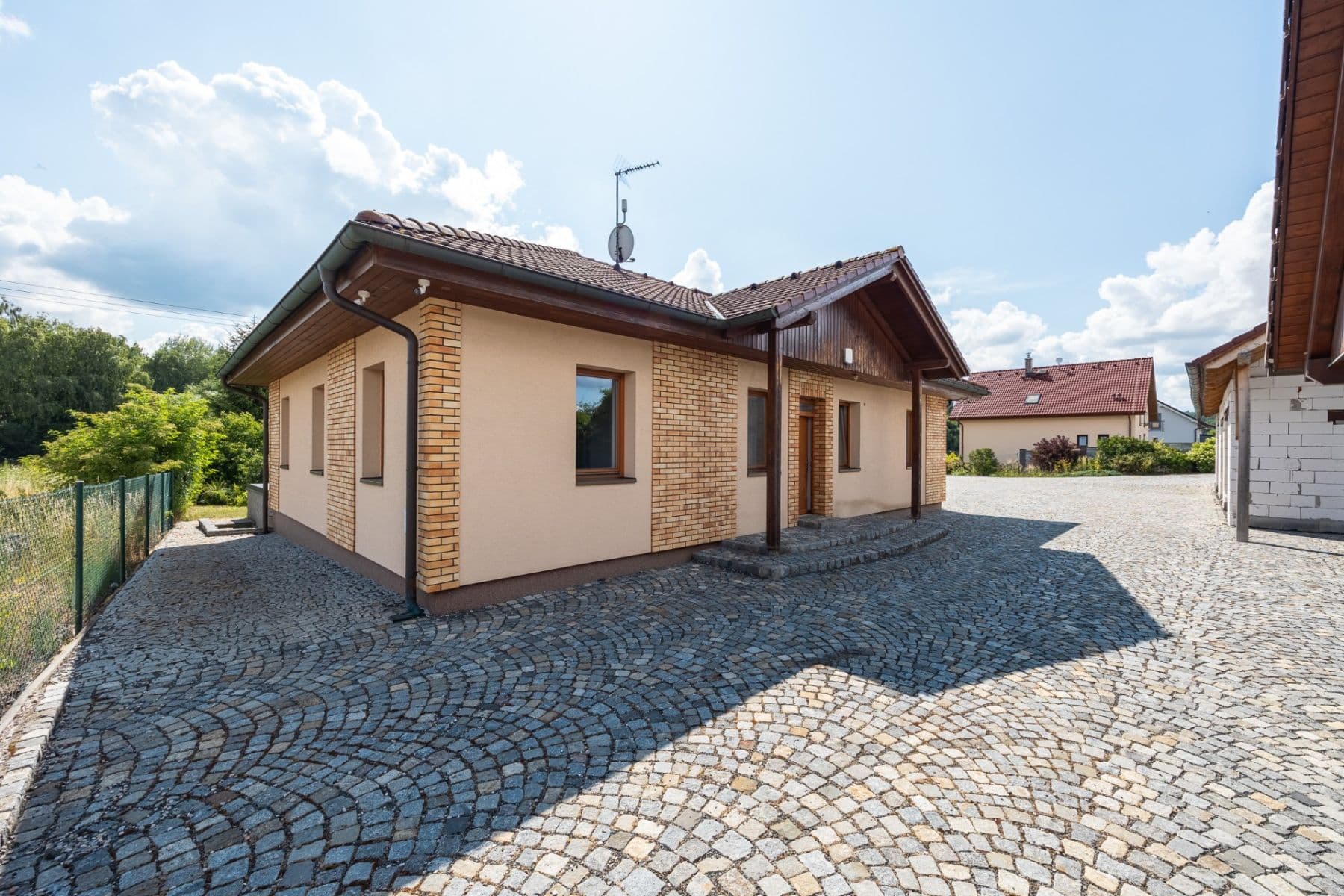 Predaj domu 122 m², pozemek 3.901 m², U brůdku, Lužná, Středočeský kraj Predaj domu 122 m², pozemek 3.901 m², U brůdku, Lužná, Středočeský kraj