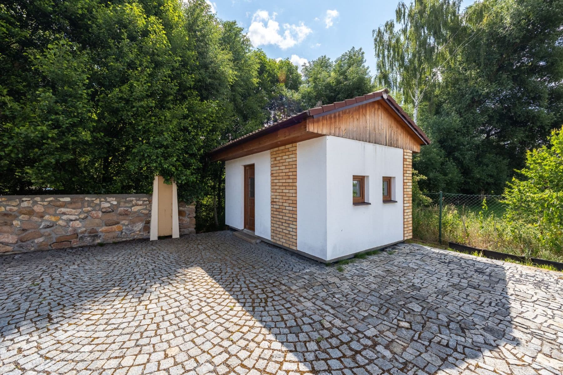 Predaj domu 122 m², pozemek 3.901 m², U brůdku, Lužná, Středočeský kraj Predaj domu 122 m², pozemek 3.901 m², U brůdku, Lužná, Středočeský kraj