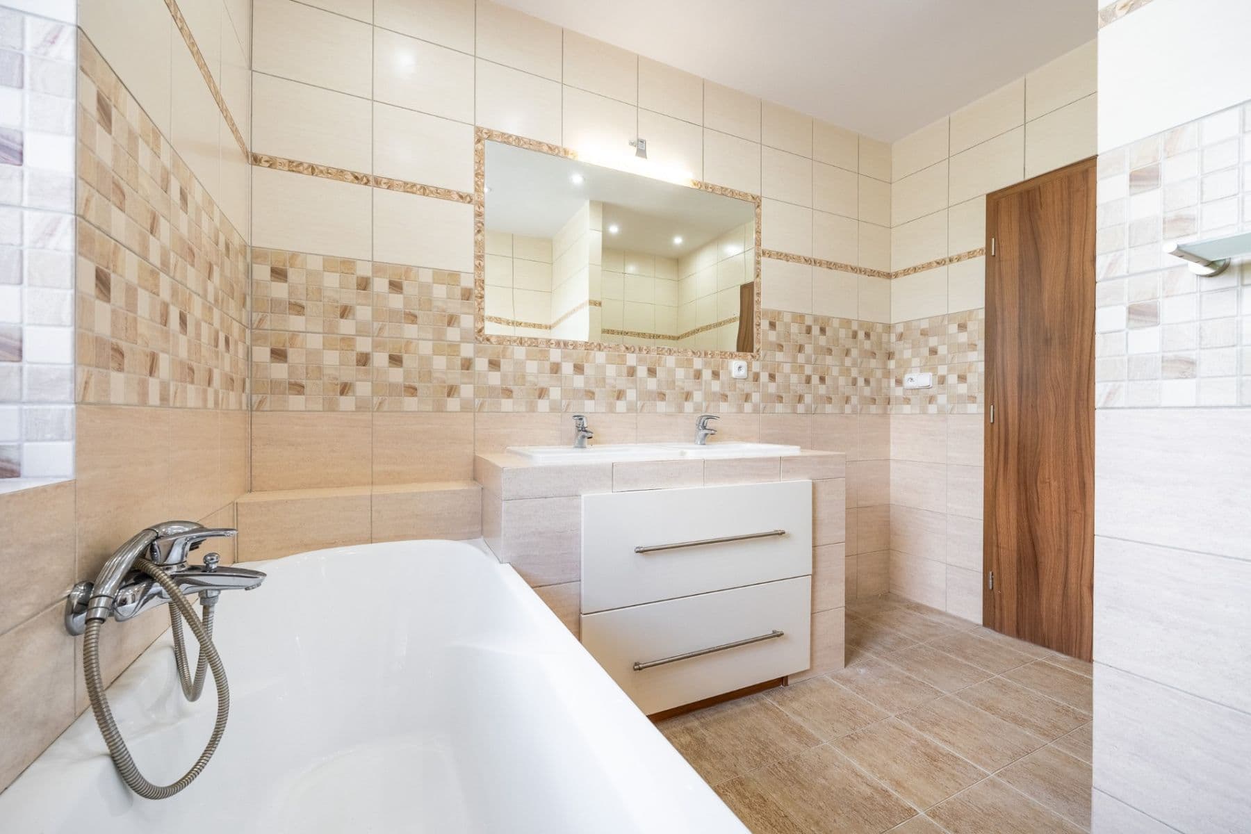 Predaj domu 122 m², pozemek 3.901 m², U brůdku, Lužná, Středočeský kraj Predaj domu 122 m², pozemek 3.901 m², U brůdku, Lužná, Středočeský kraj