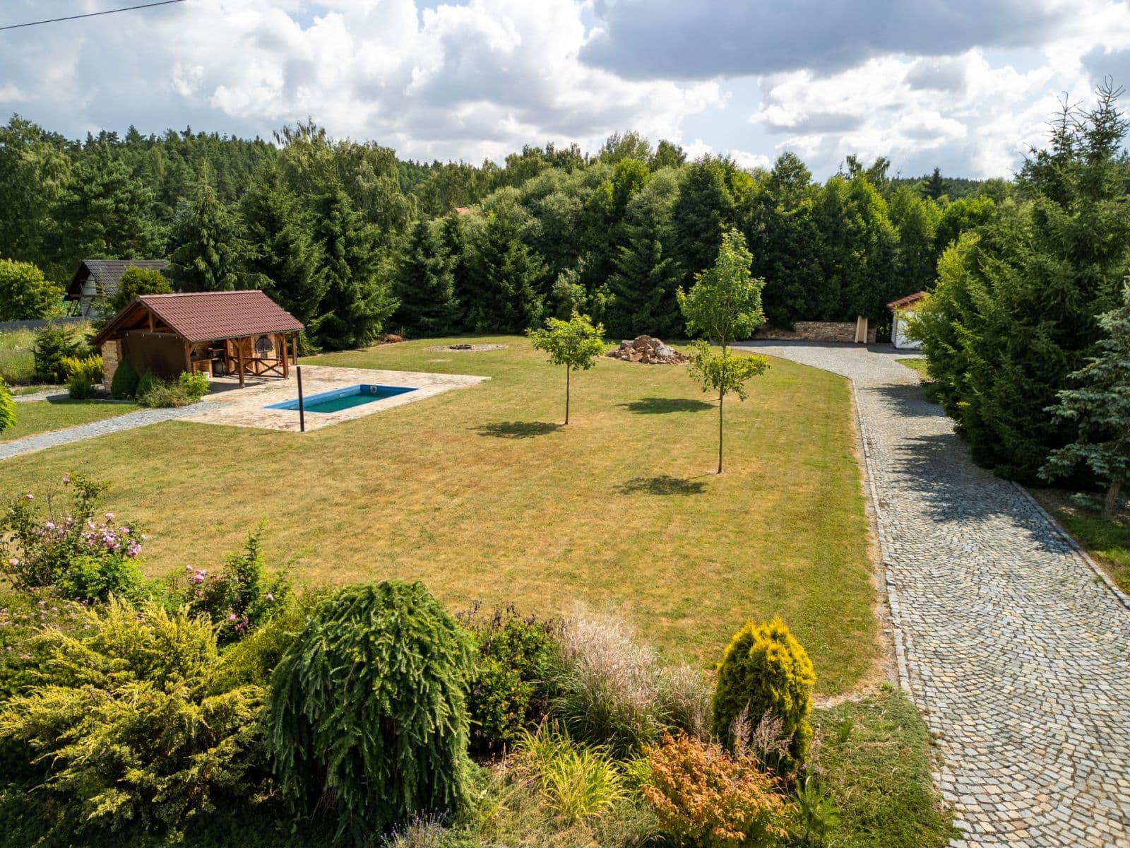 Predaj domu 122 m², pozemek 3.901 m², U brůdku, Lužná, Středočeský kraj Predaj domu 122 m², pozemek 3.901 m², U brůdku, Lužná, Středočeský kraj